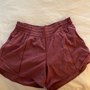 Lululemon hot toddy high waisted mauve shorts